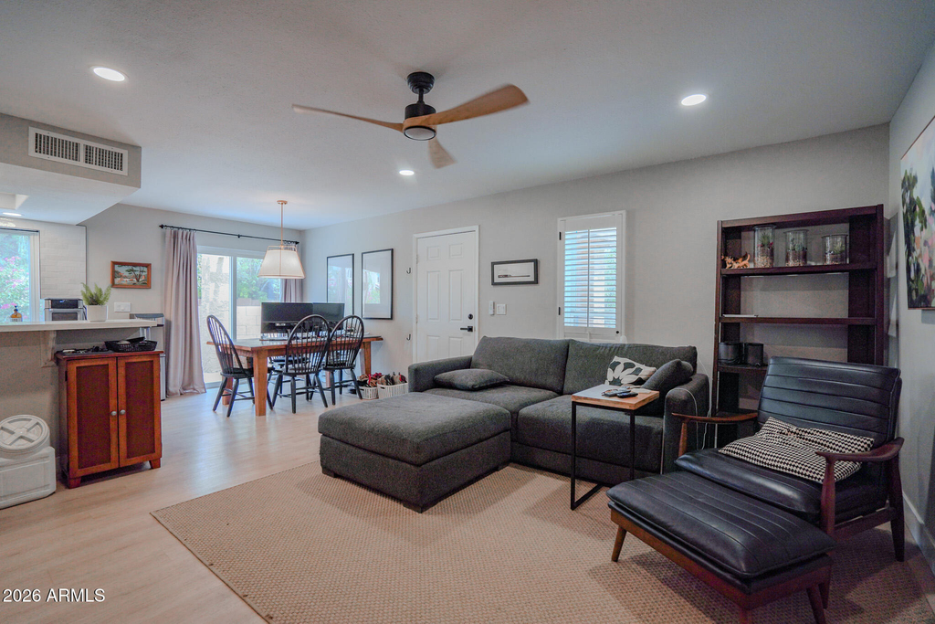 10407 N 10th Place - Photo 8