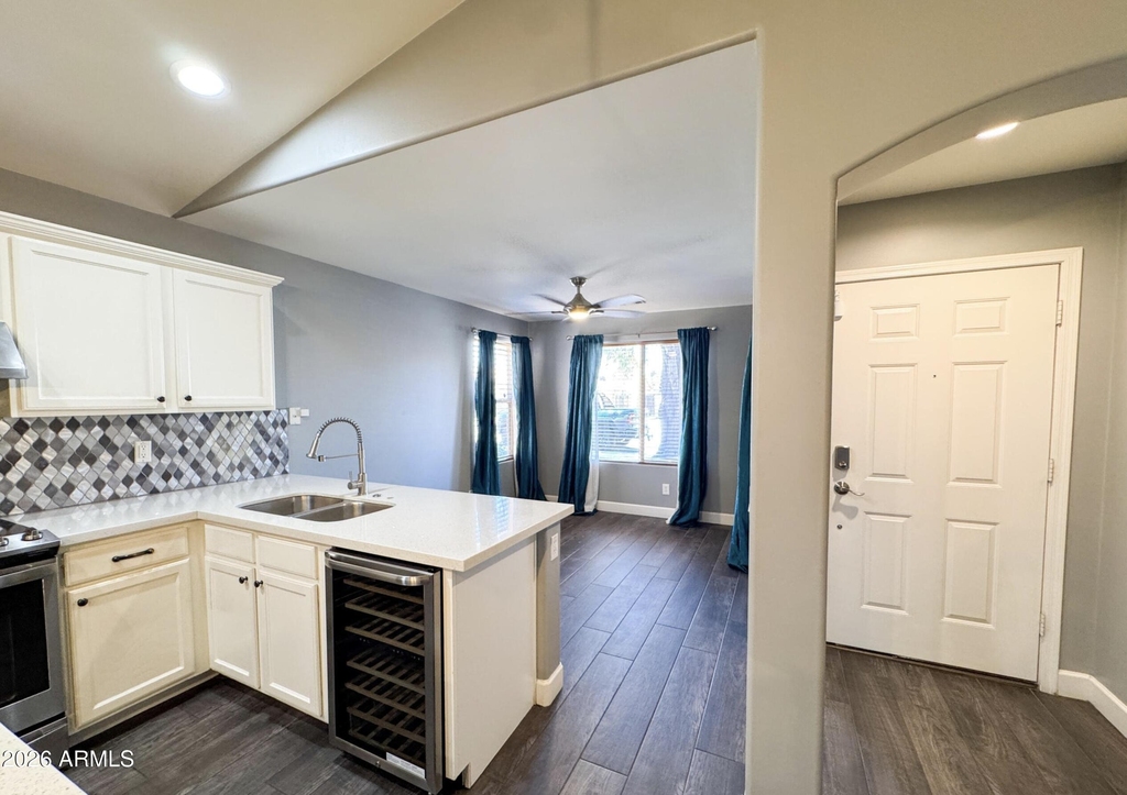 6620 W Watkins Street - Photo 6