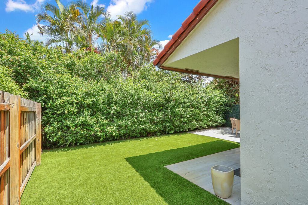13483 Fountain View Boulevard - Photo 32