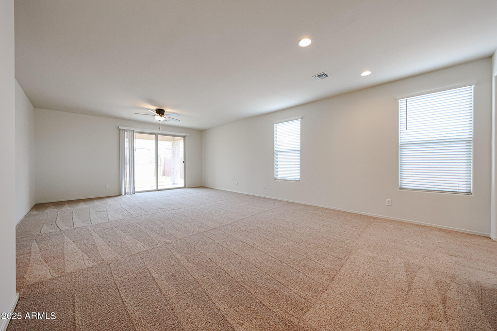 7106 W Hedge Hog Place - Photo 6