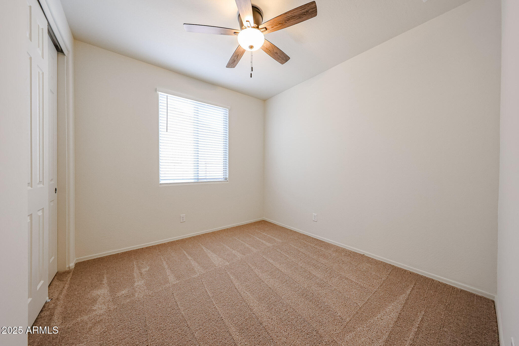 7106 W Hedge Hog Place - Photo 11