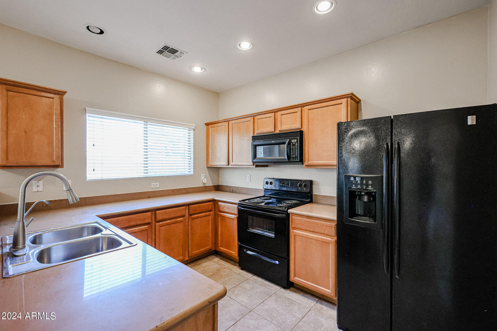 2646 S Southwind Drive - Photo 9
