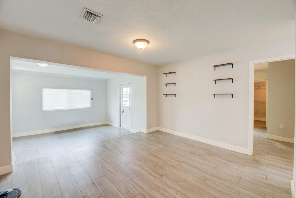 2633 Ne 16th Avenue - Photo 4