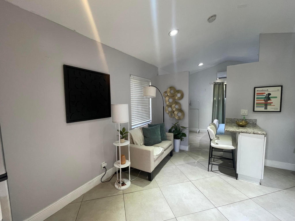 430 Ne 1st Avenue - Photo 9