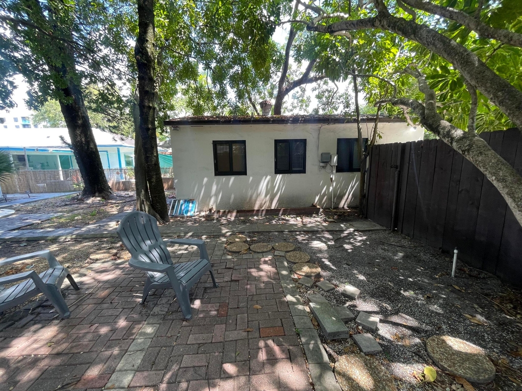 430 Ne 1st Avenue - Photo 8