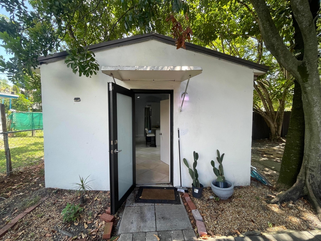 430 Ne 1st Avenue - Photo 6