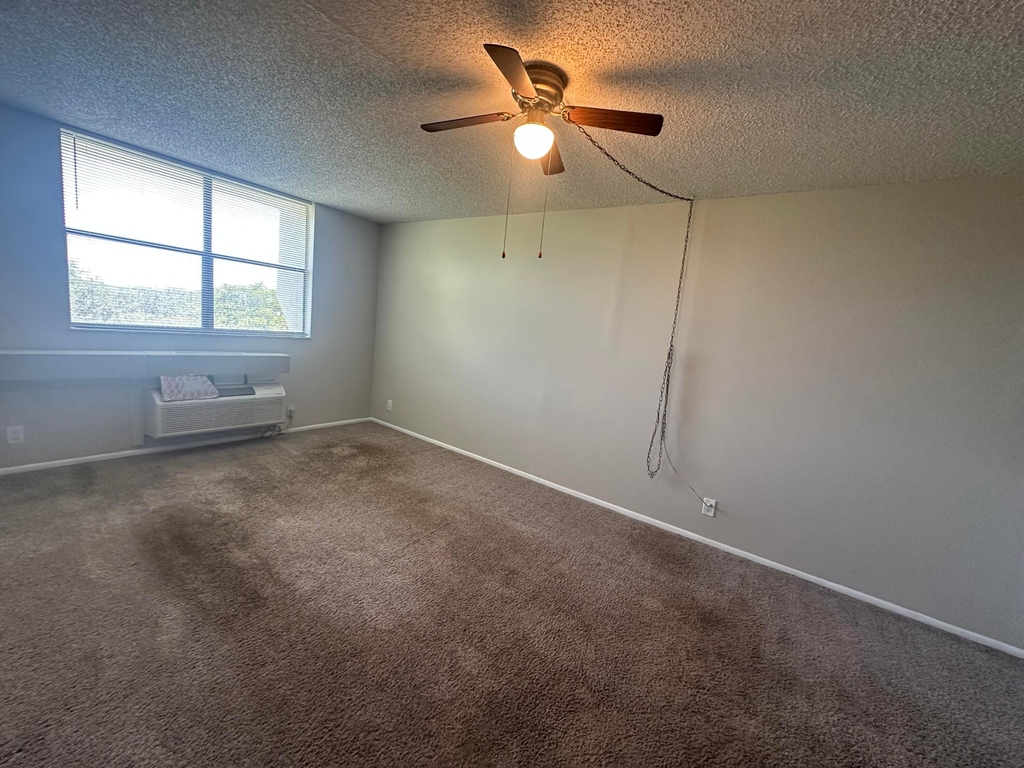 2501 Riverside Drive - Photo 8
