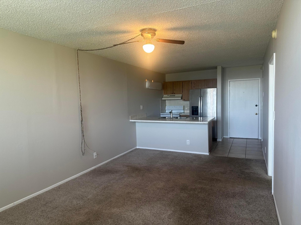 2501 Riverside Drive - Photo 2