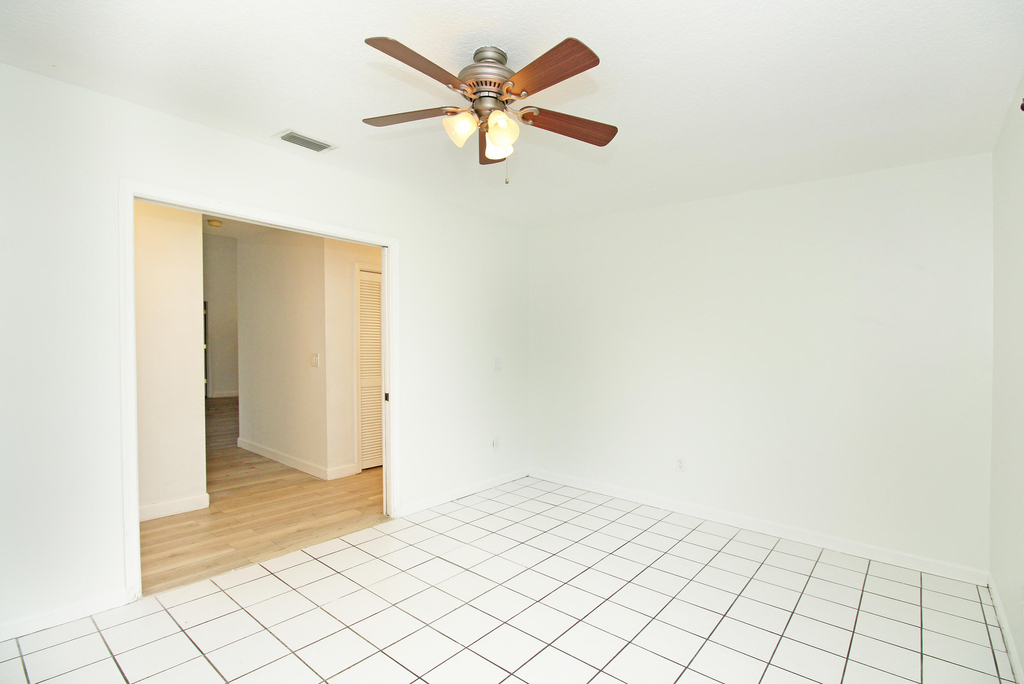896 Rose Court - Photo 48