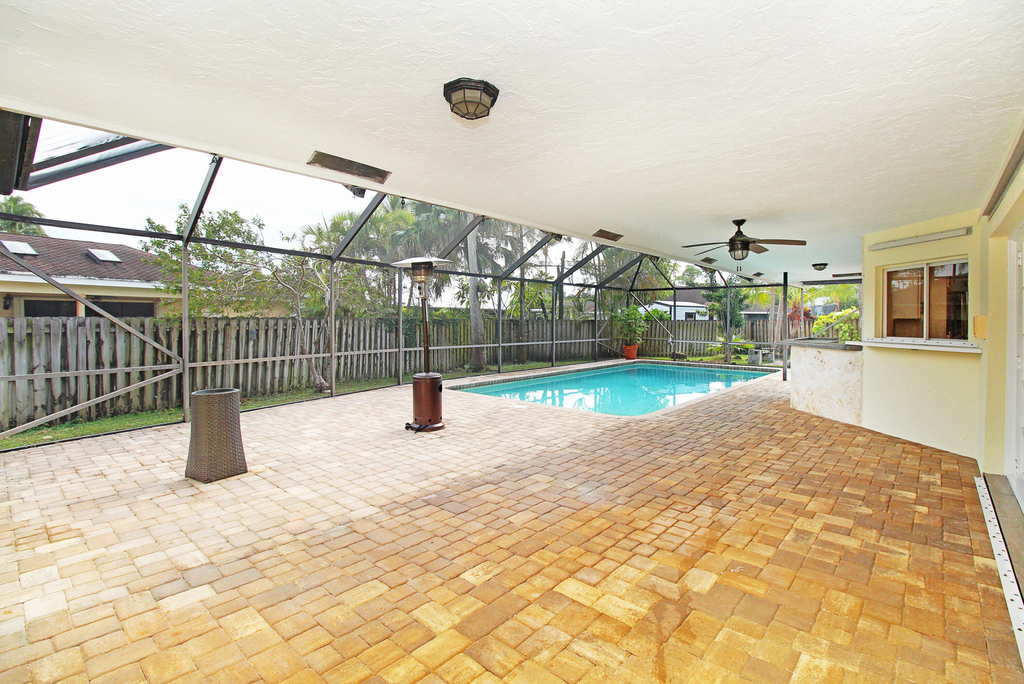 896 Rose Court - Photo 63