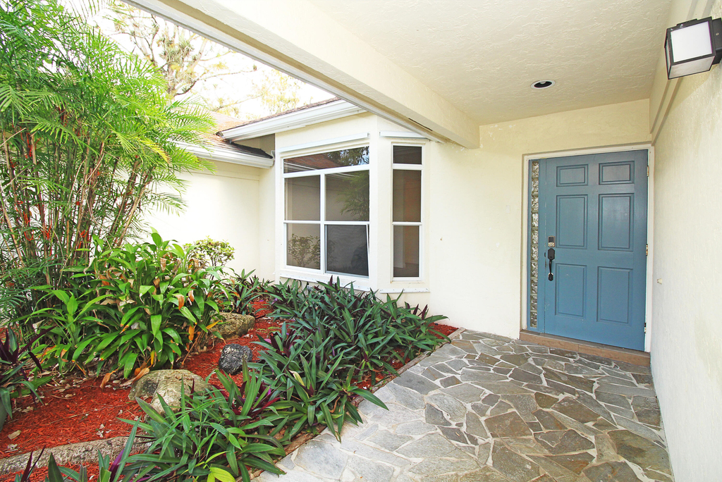 896 Rose Court - Photo 3