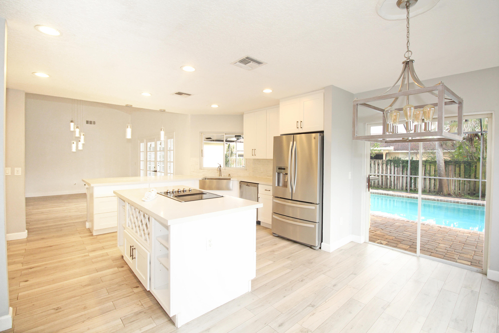 896 Rose Court - Photo 39