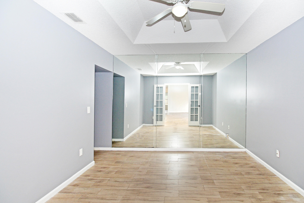 896 Rose Court - Photo 18