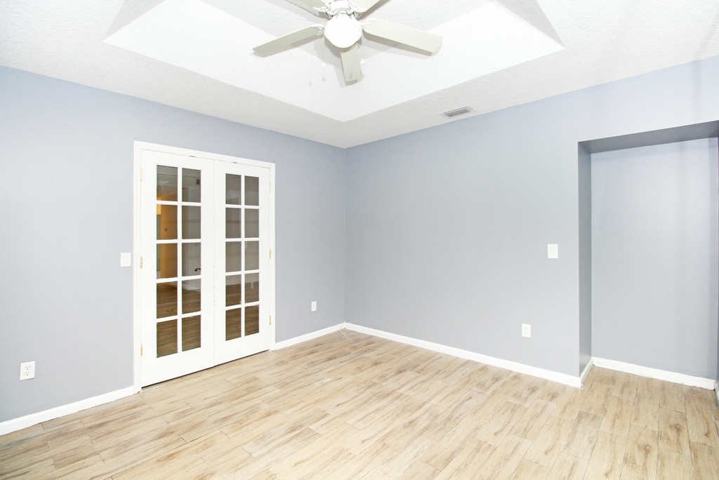 896 Rose Court - Photo 16