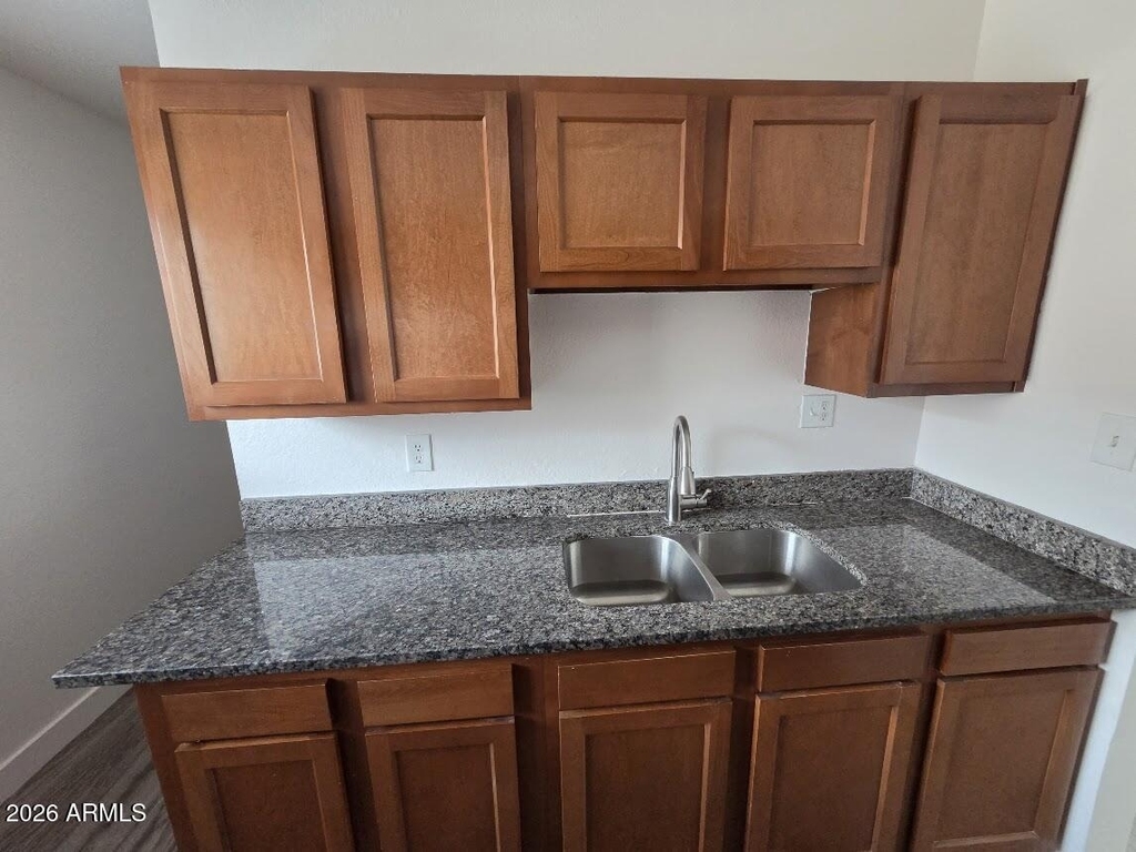 260 W 8th Avenue - Photo 0