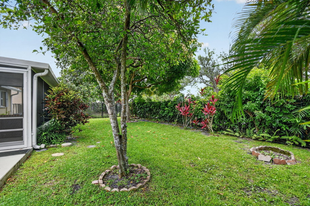 1080 Salmon Isle - Photo 8