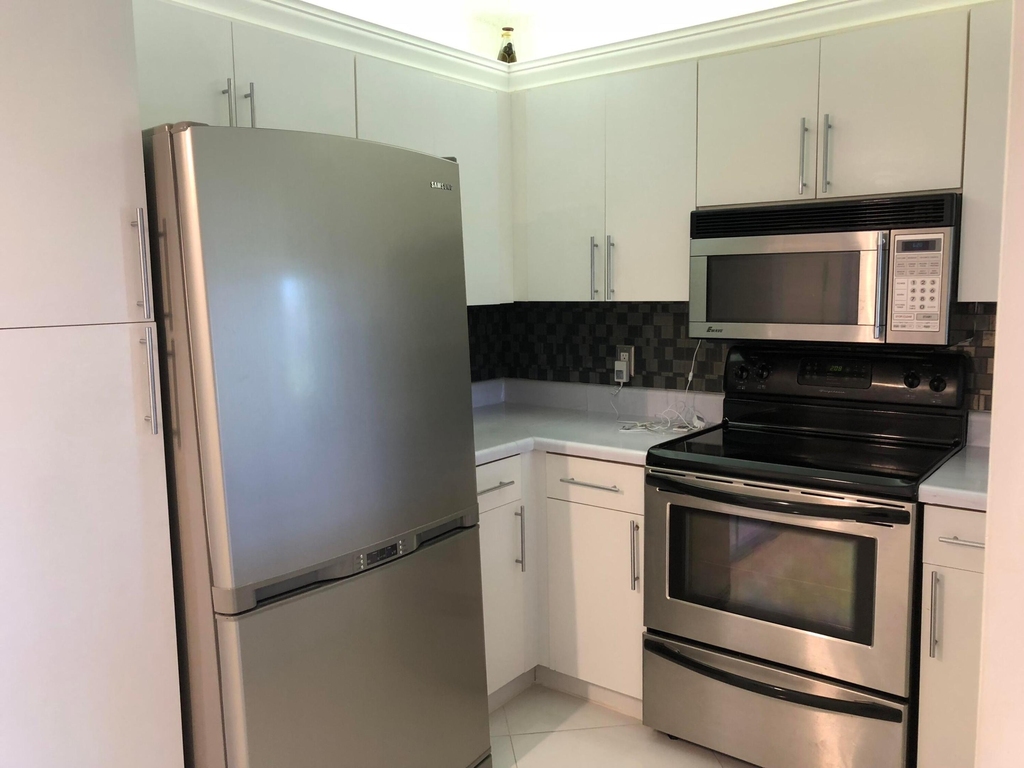 10730 Nw 14th Street - Photo 8