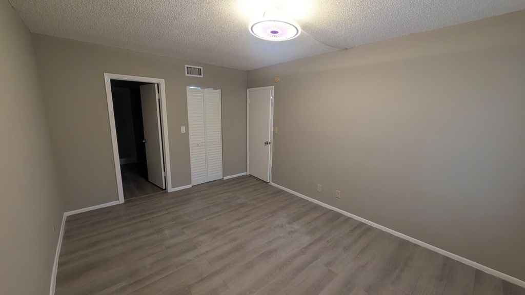 490 Nw 20th Street - Photo 15