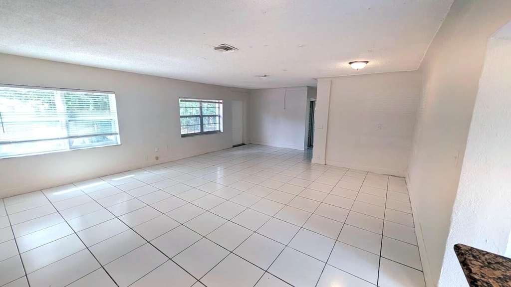 801 Nw 33rd Terrace - Photo 18