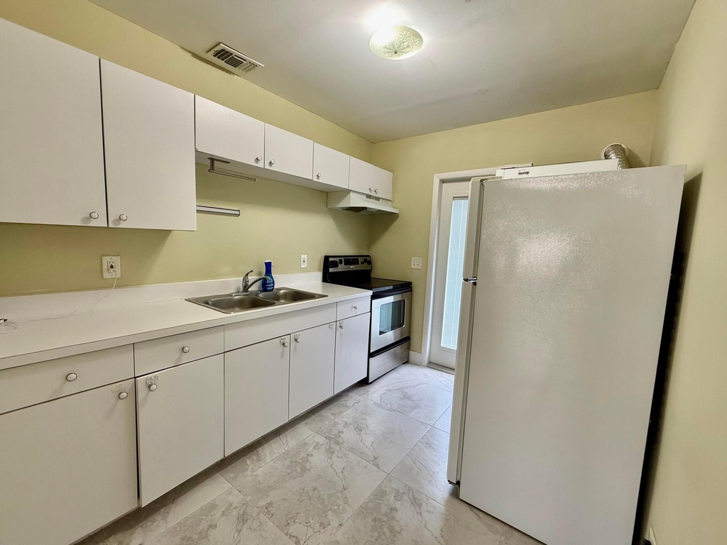 1691 W 26th Street - Photo 3