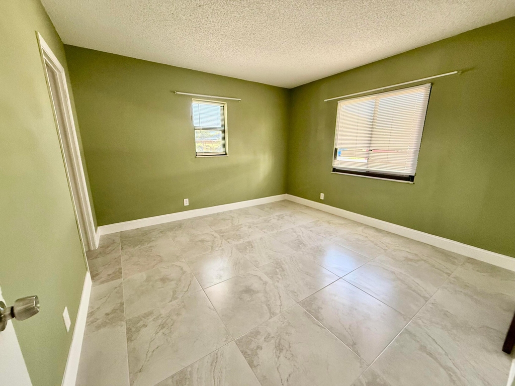 1691 W 26th Street - Photo 3