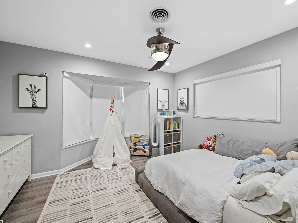 2011 Ne 60th Street - Photo 22