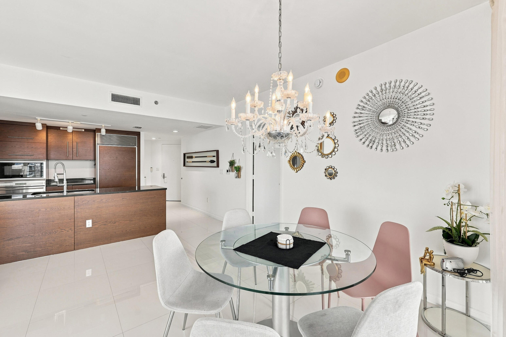 465 Brickell Avenue - Photo 3