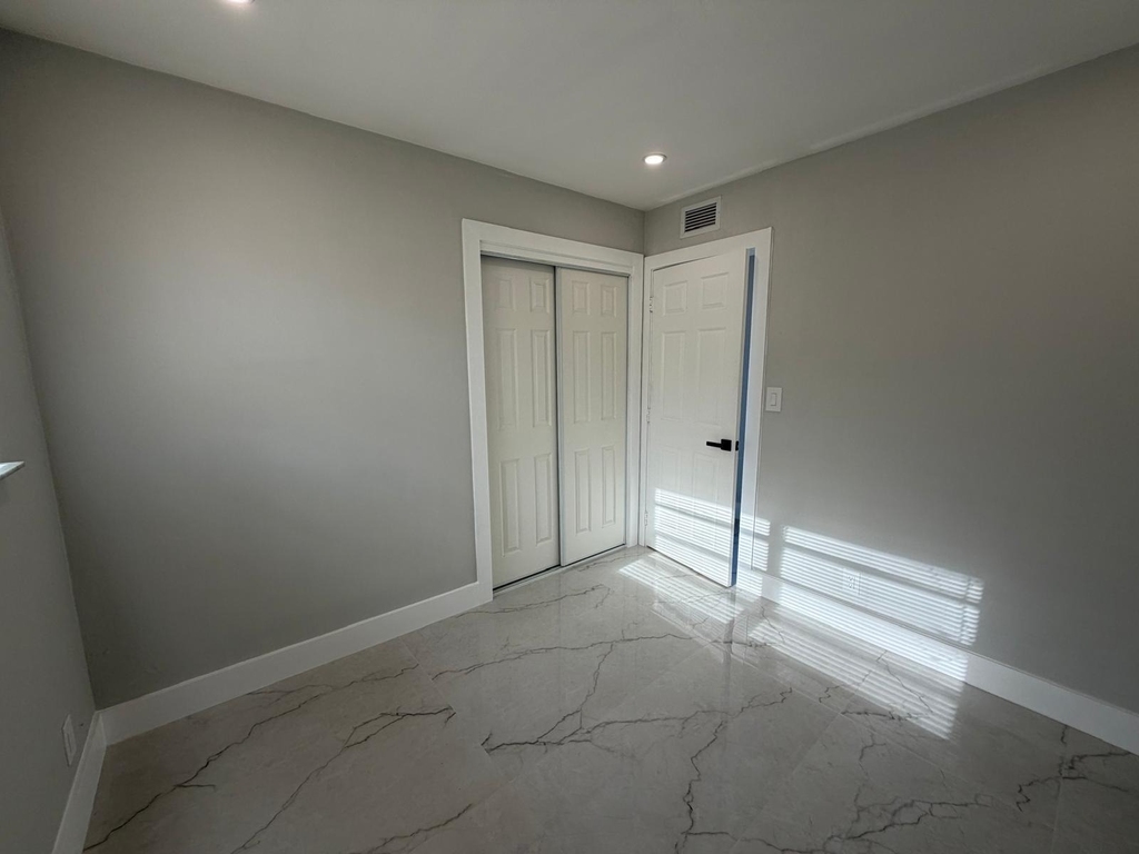 920 Ne 50th Street - Photo 7