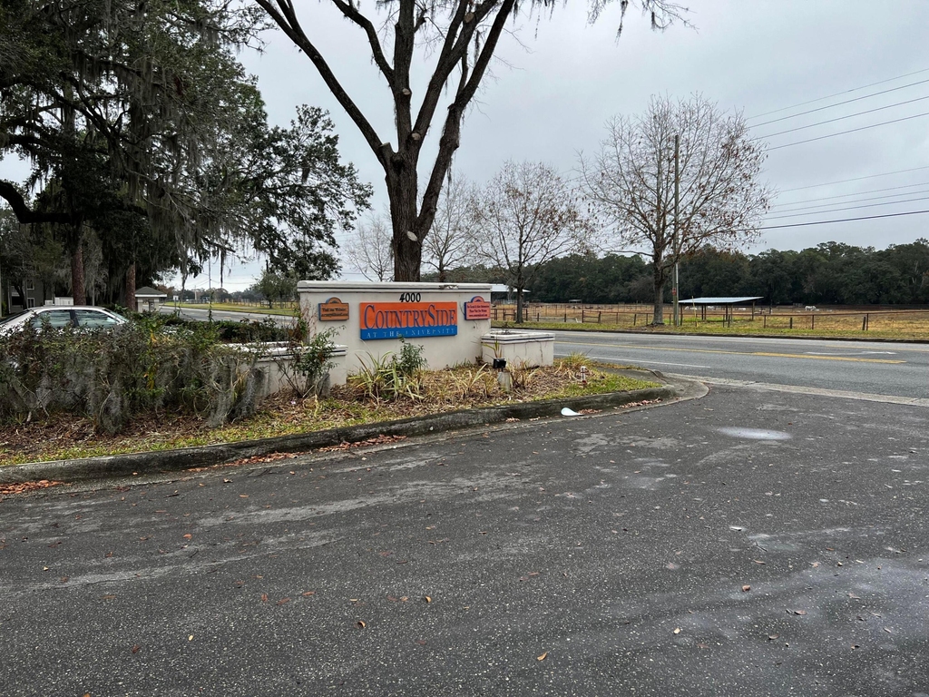 4000 Sw 23rd Street - Photo 0