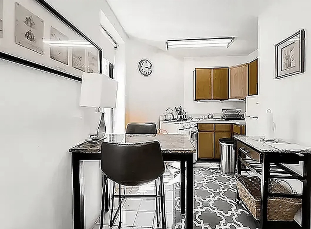 18 King Street - Photo 1