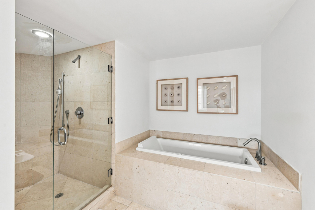 465 Brickell Avenue - Photo 17
