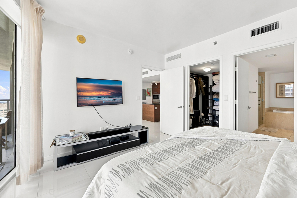 465 Brickell Avenue - Photo 14