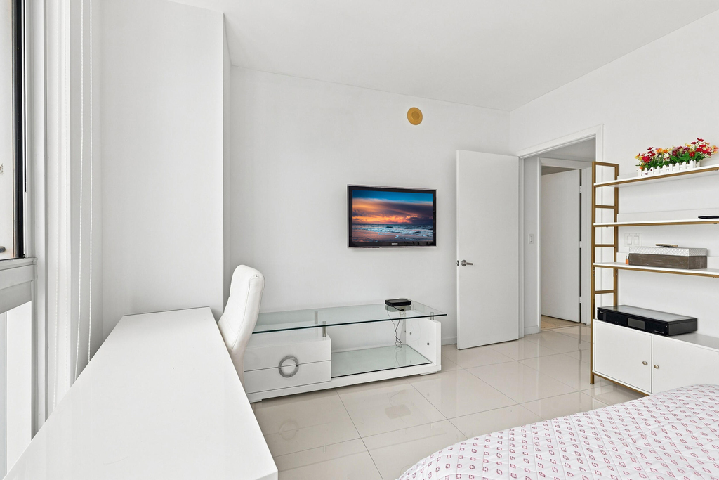 465 Brickell Avenue - Photo 22