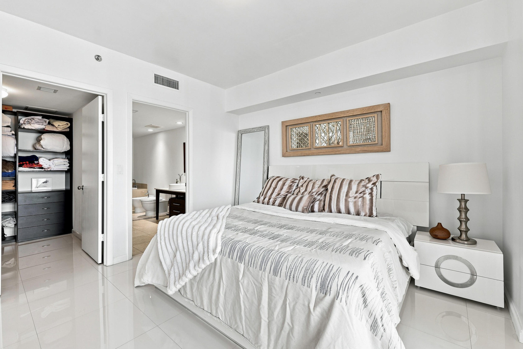 465 Brickell Avenue - Photo 12