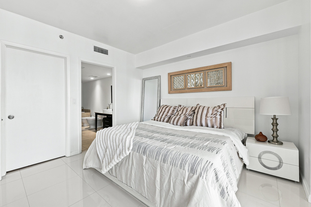 465 Brickell Avenue - Photo 9