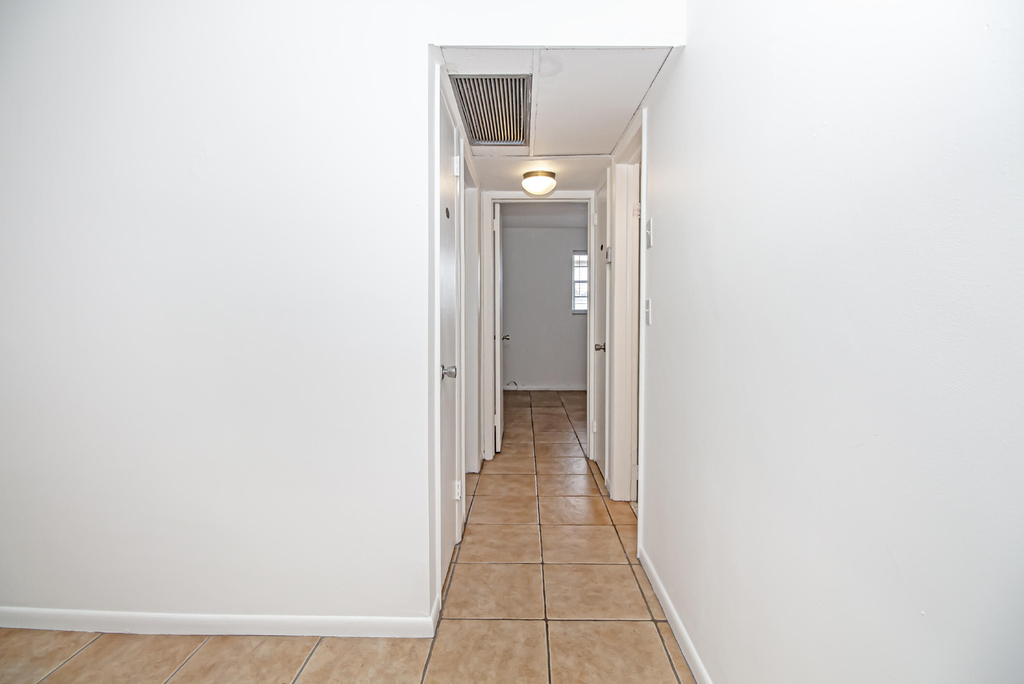 402 Lake Shore Drive - Photo 8
