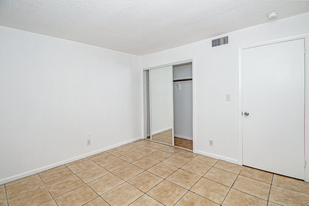 402 Lake Shore Drive - Photo 12