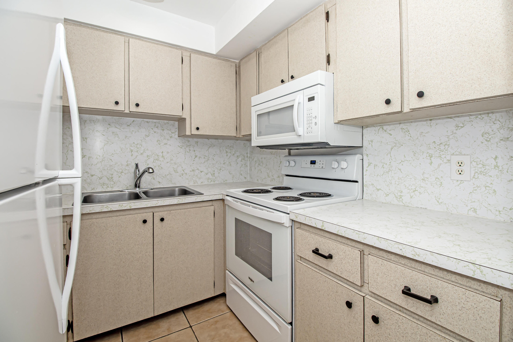 402 Lake Shore Drive - Photo 6
