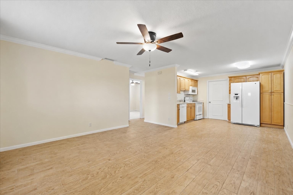 260 Jennings Avenue - Photo 1