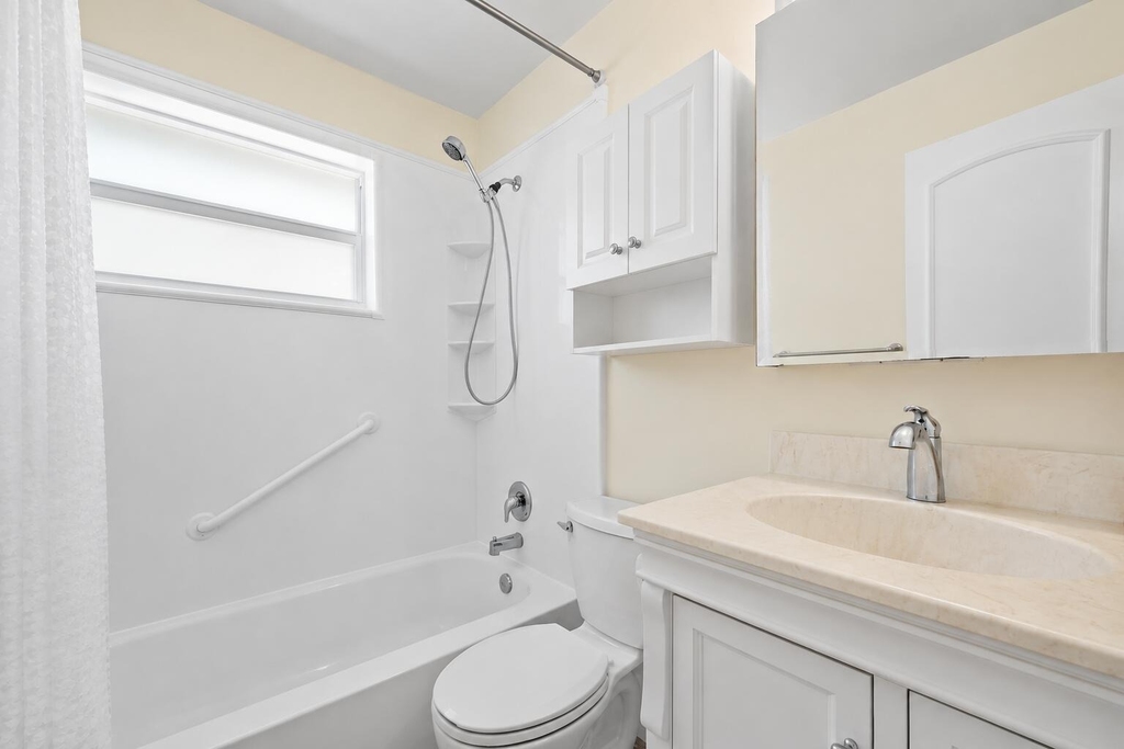 260 Jennings Avenue - Photo 9