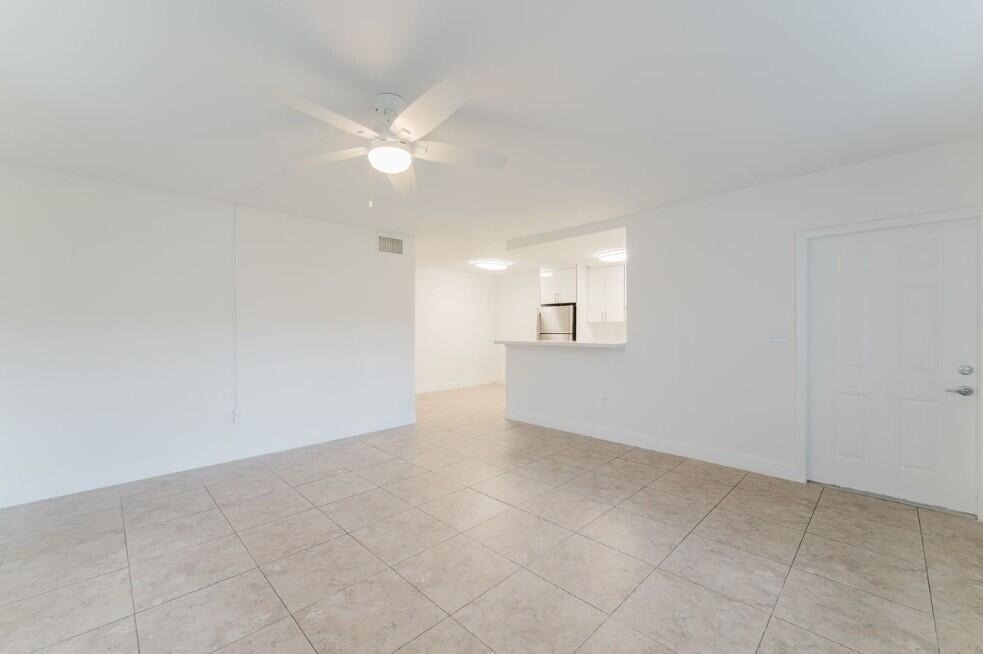 601 Sw 2nd Avenue - Photo 2