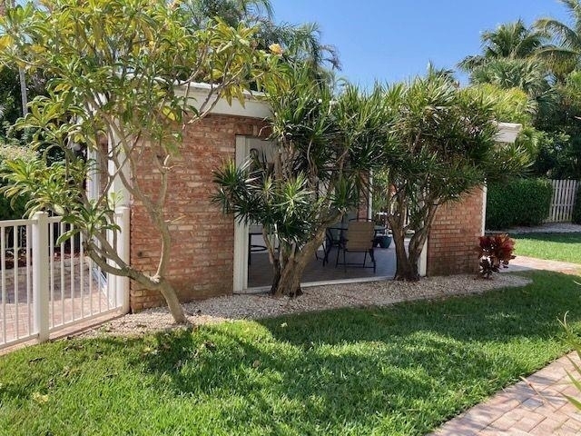 234 Hibiscus Avenue - Photo 18
