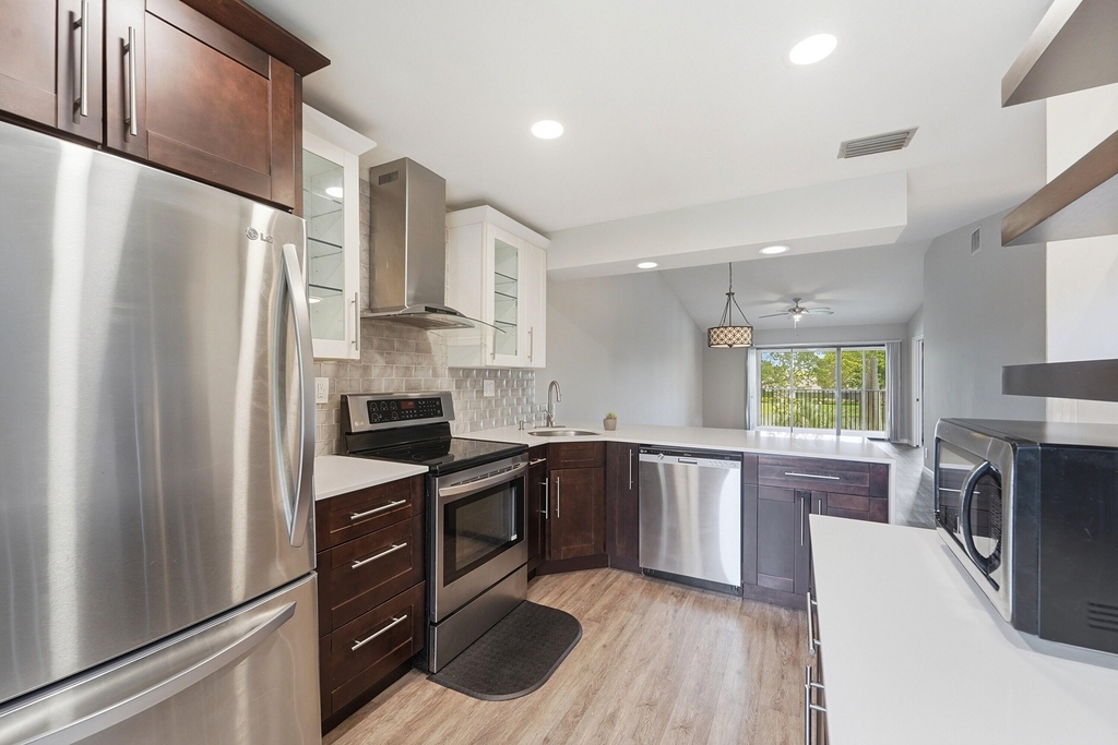 1033 Banks Road - Photo 3