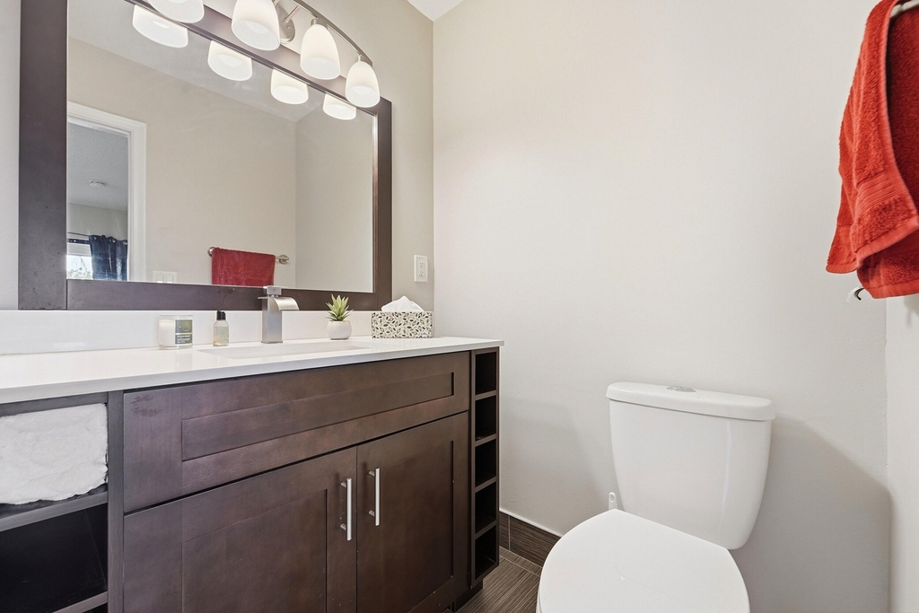 1033 Banks Road - Photo 13