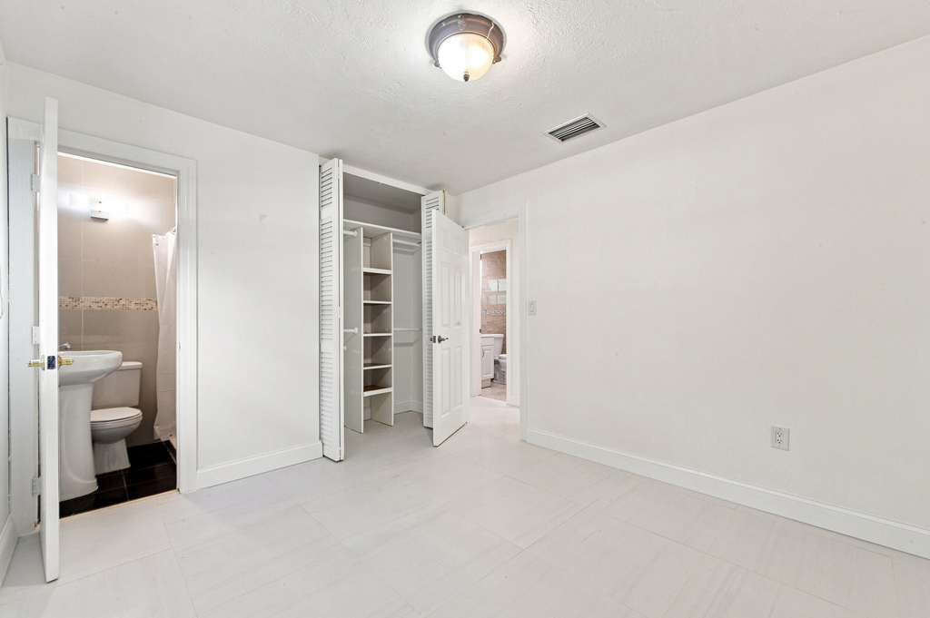 10275 Sw 152nd Street - Photo 19