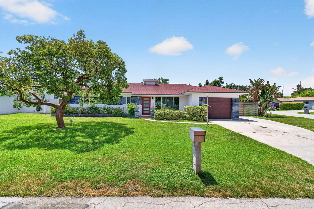 200 Ne 28th Terrace - Photo 1