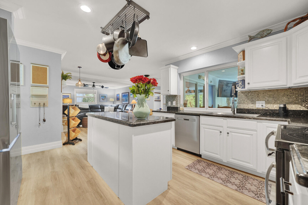 10015 Daisy Avenue - Photo 11