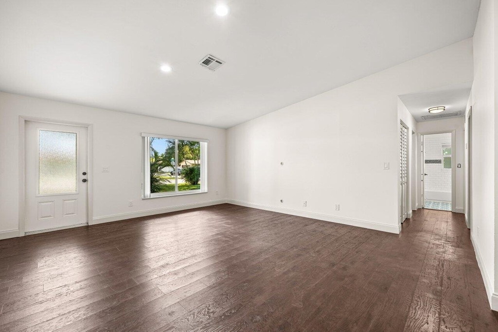 638 Sw 4th Avenue - Photo 4