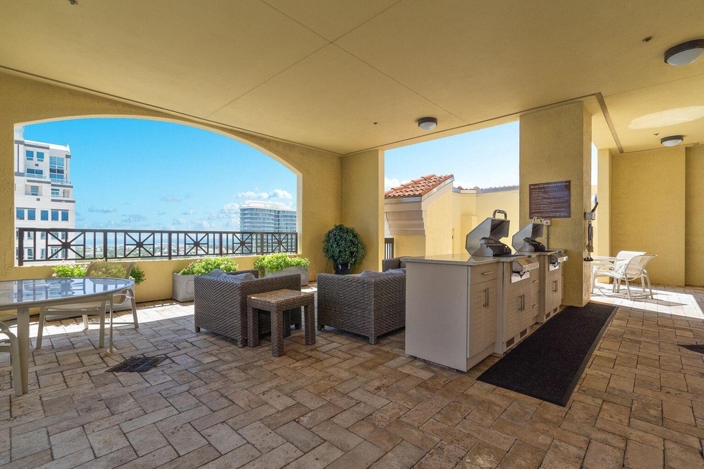 801 S Olive Avenue - Photo 12
