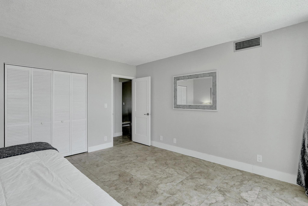 2715 N Ocean Boulevard - Photo 20
